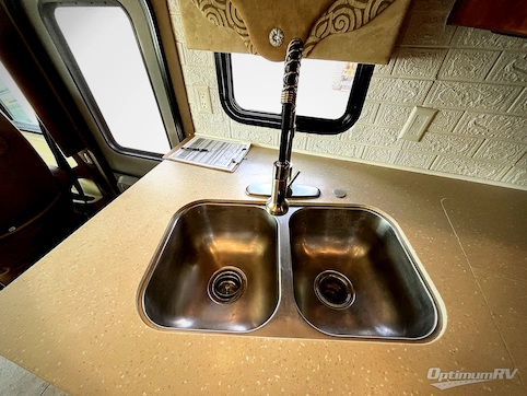 2014 Tiffin Allegro 31 SA RV Photo 3