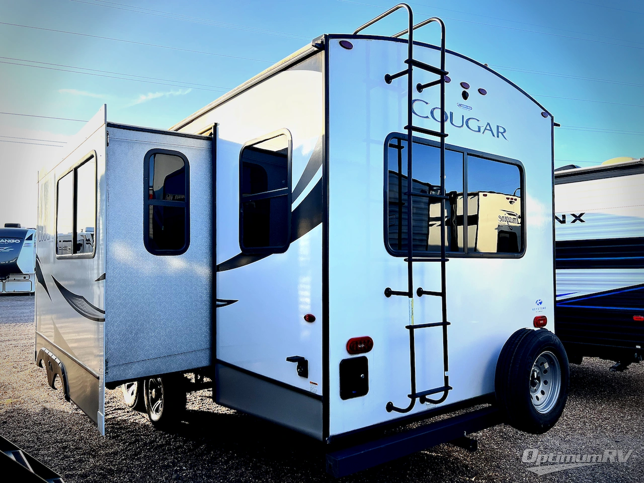 2022 Keystone Cougar Half-Ton 25RDS Photo 3