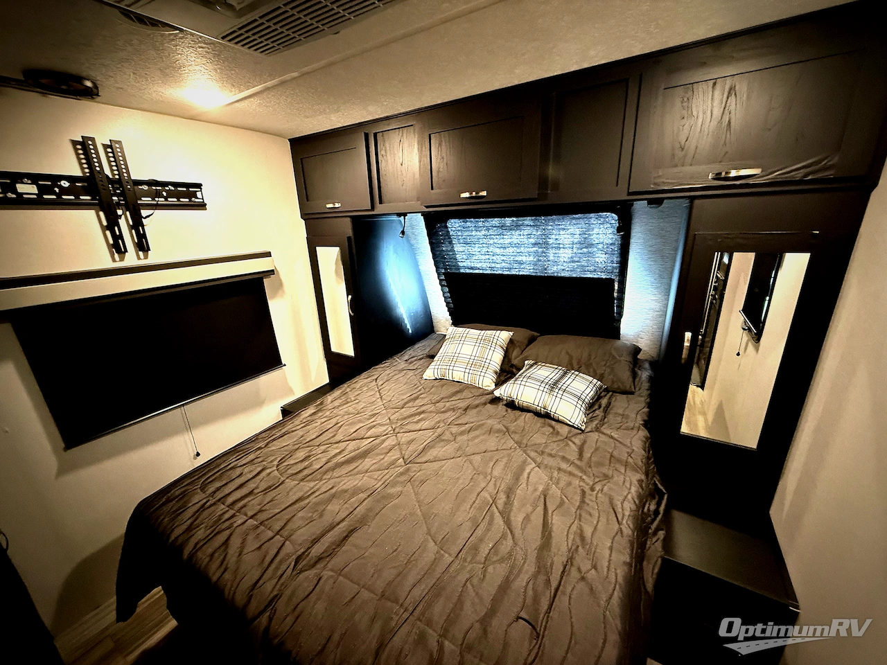 2023 Coachmen Freedom Express Liberty Edition 326BHDSLE Photo 18