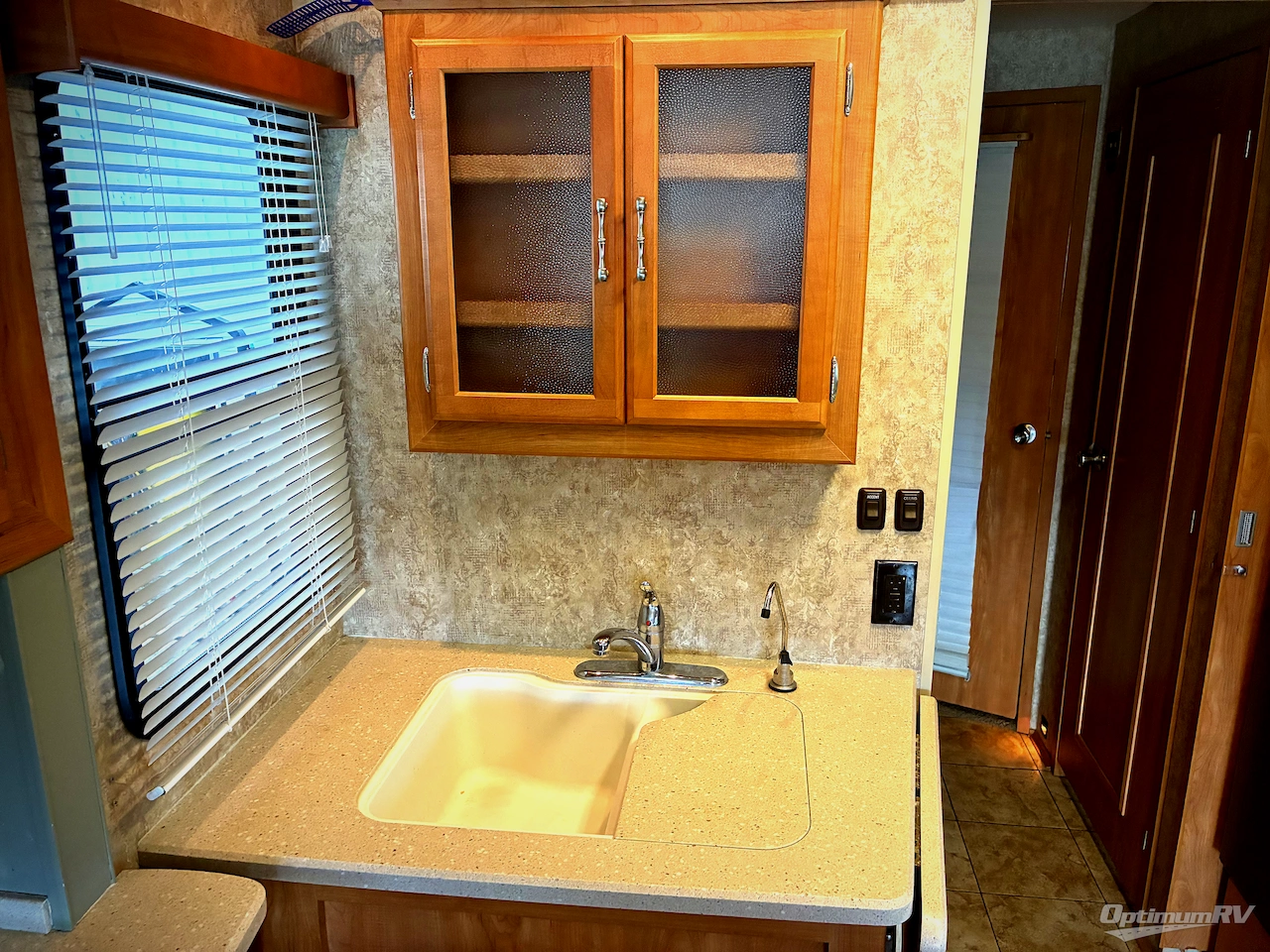 2006 Winnebago Voyage 35A Photo 11
