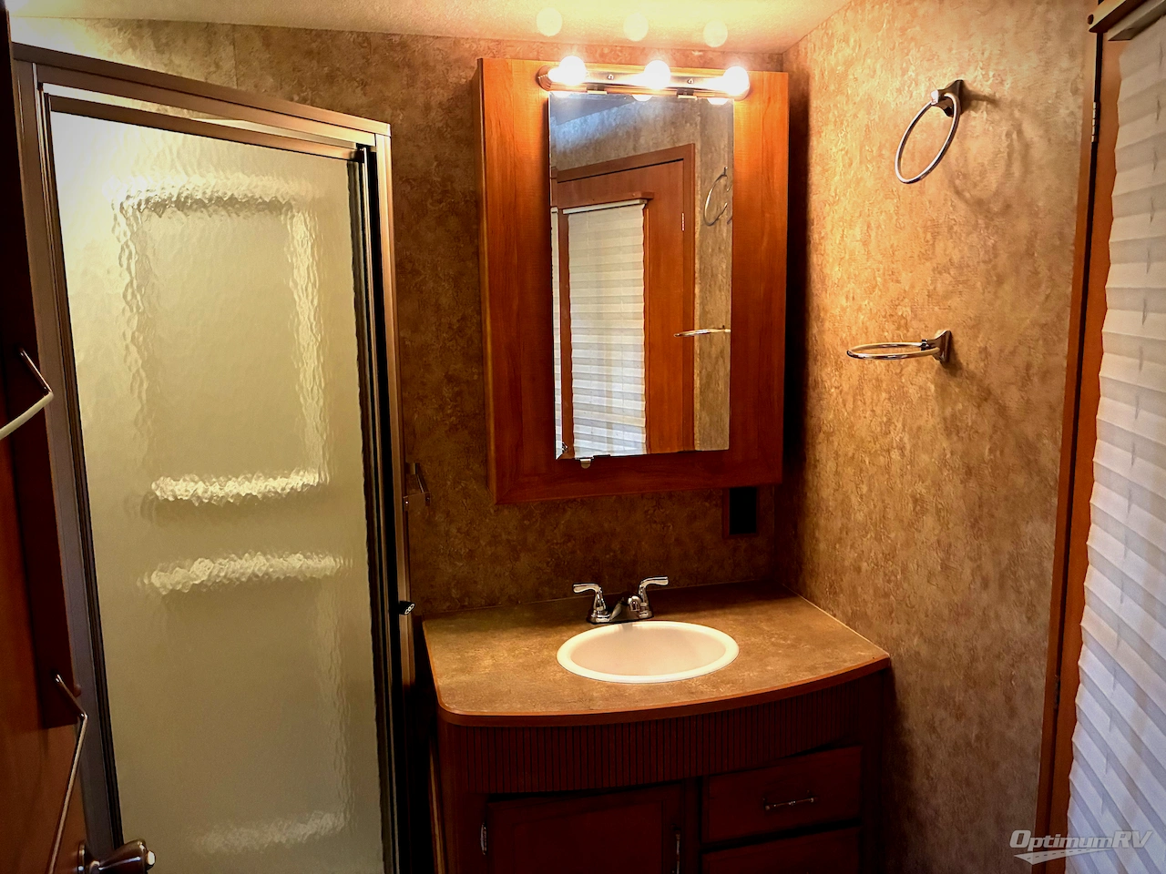 2006 Winnebago Voyage 35A Photo 14