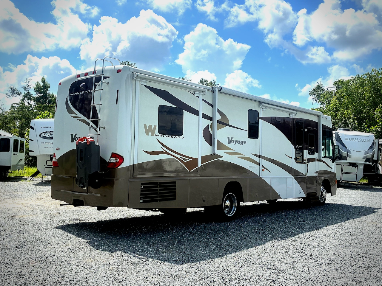 2006 Winnebago Voyage 35A Photo 2