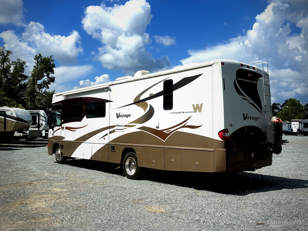 2006 Winnebago Voyage 35A Photo 3