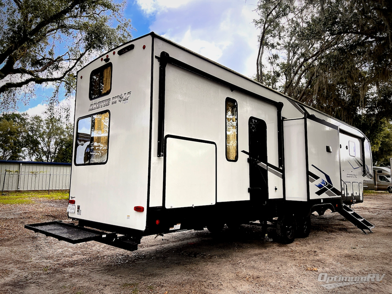 2024 Forest River Cherokee Arctic Wolf Suite 3770 Photo 2