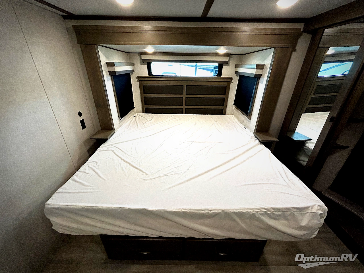 2024 Grand Design Solitude 391DL Photo 9