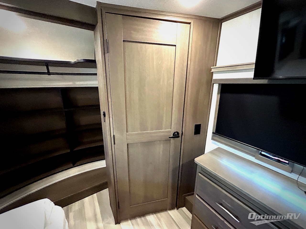 2024 Grand Design Solitude 391DL Photo 11