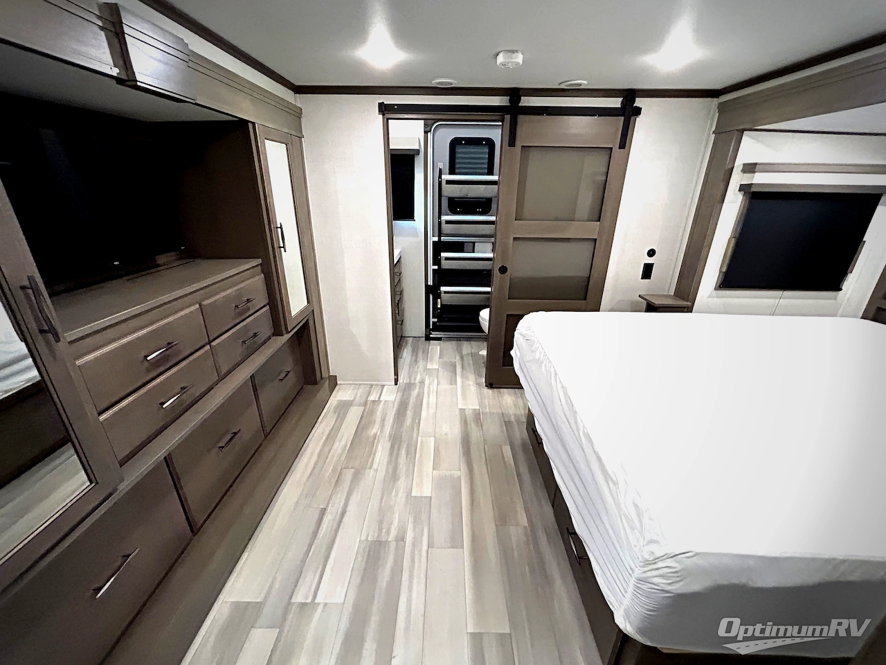 2024 Grand Design Solitude 391DL Photo 22