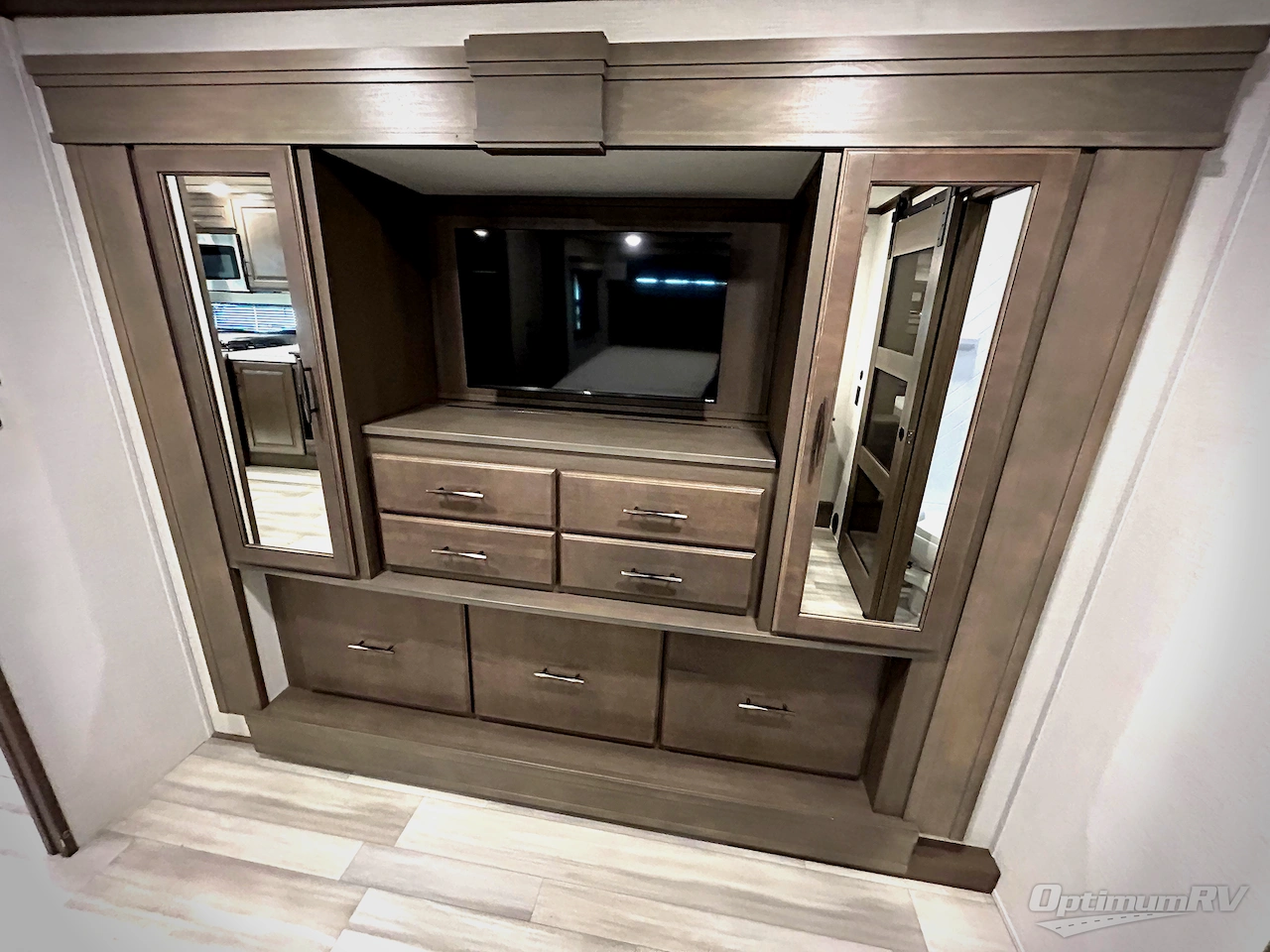 2024 Grand Design Solitude 391DL Photo 24