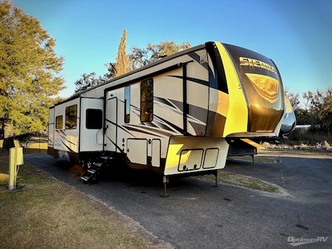 Used 2019 Forest River Sierra 387MKOK Featured Photo