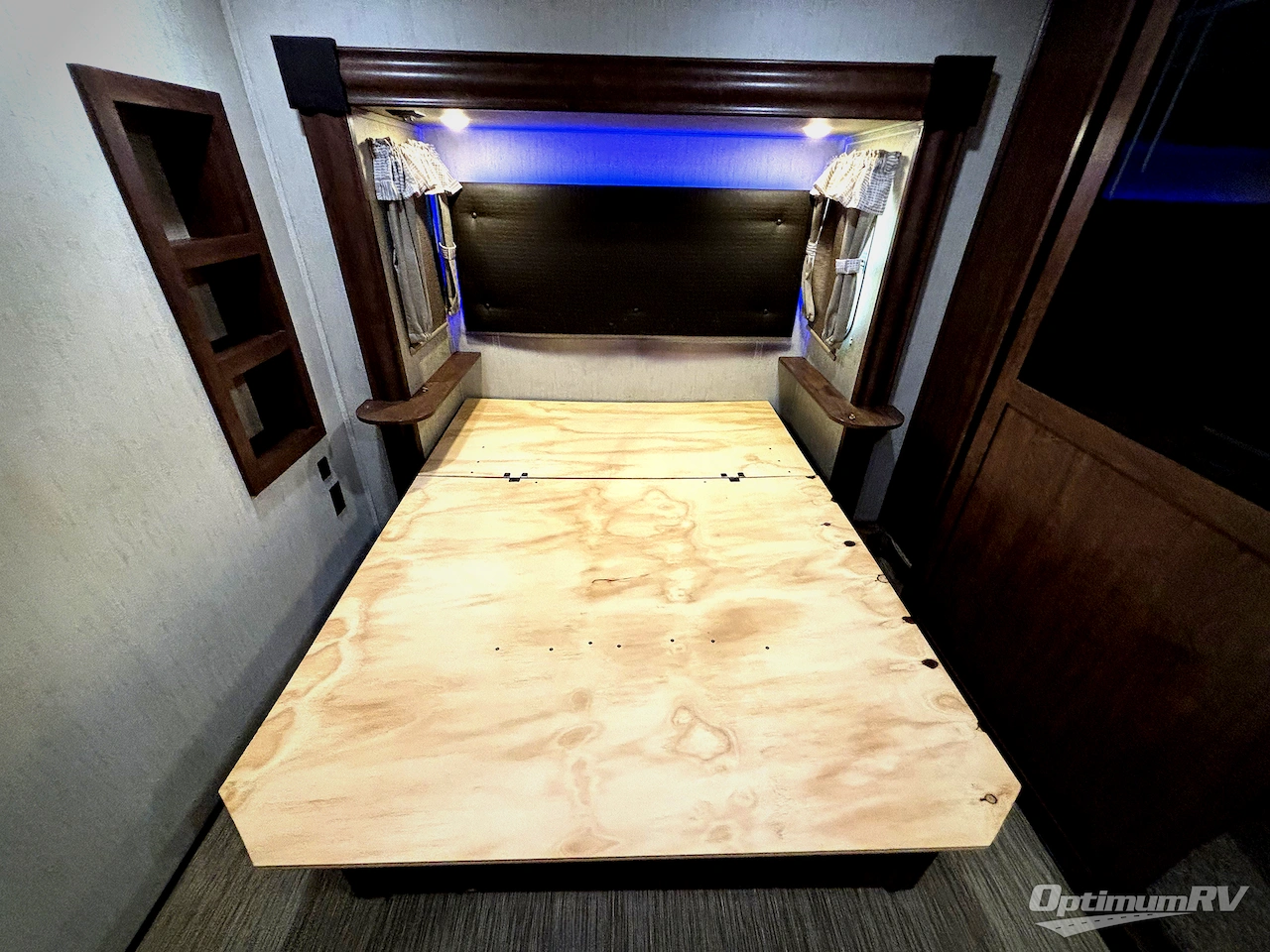 2019 Forest River Sierra 387MKOK Photo 9