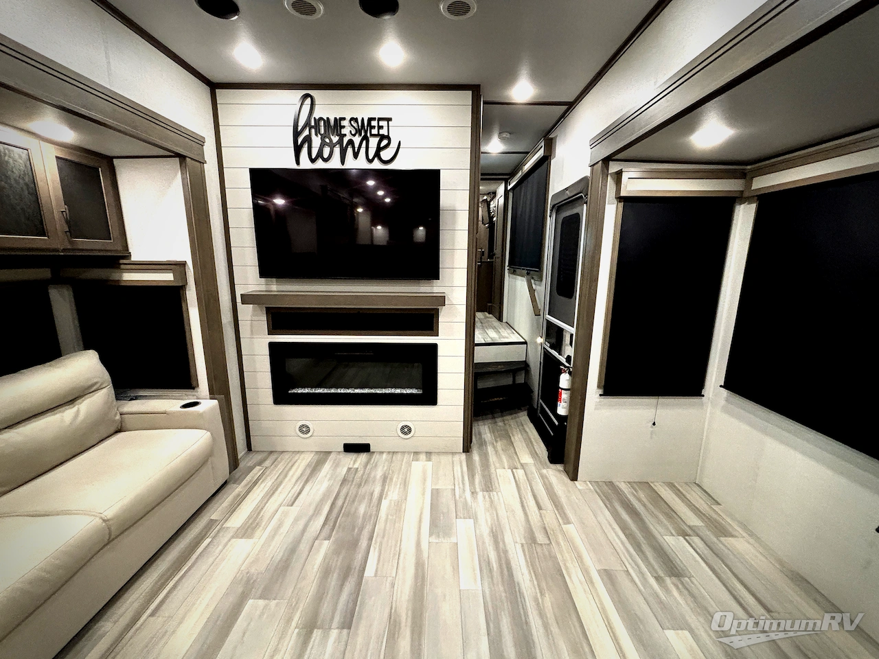 2024 Grand Design Solitude 390RK Photo 5