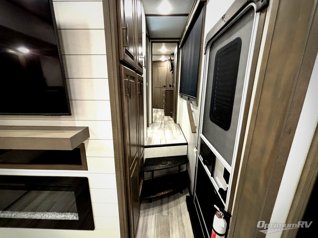 2024 Grand Design Solitude 390RK Photo 7
