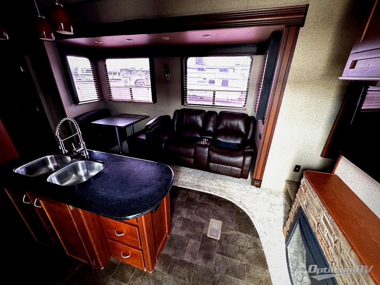 2015 Forest River Vengeance 377V Photo 3