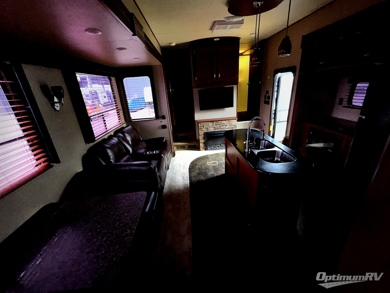 2015 Forest River Vengeance 377V Photo 9