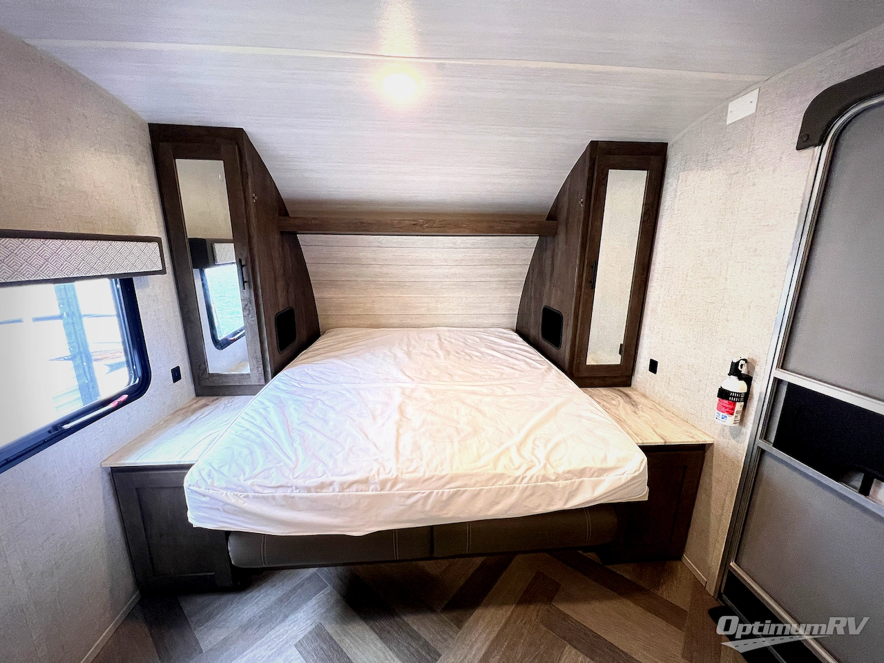 2020 Forest River Wildwood X-Lite 19DBXL Photo 10