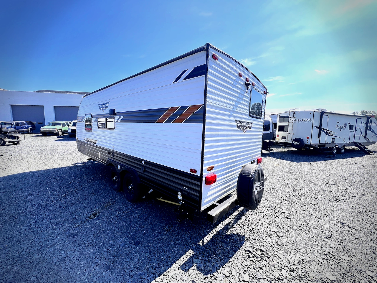 2020 Forest River Wildwood X-Lite 19DBXL Photo 3