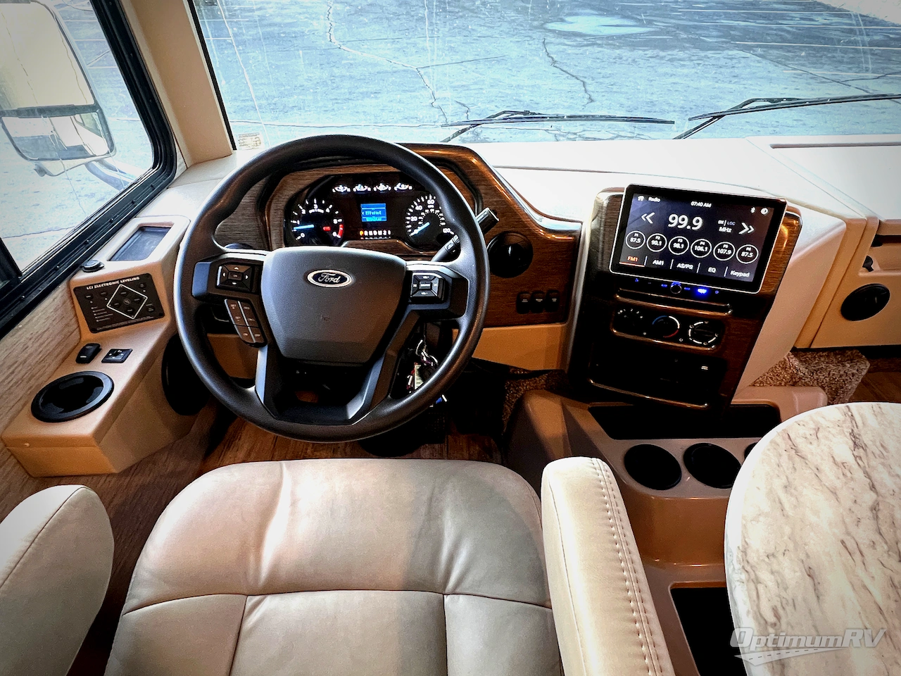 2022 Thor Freedom Traveler 29A Photo 6