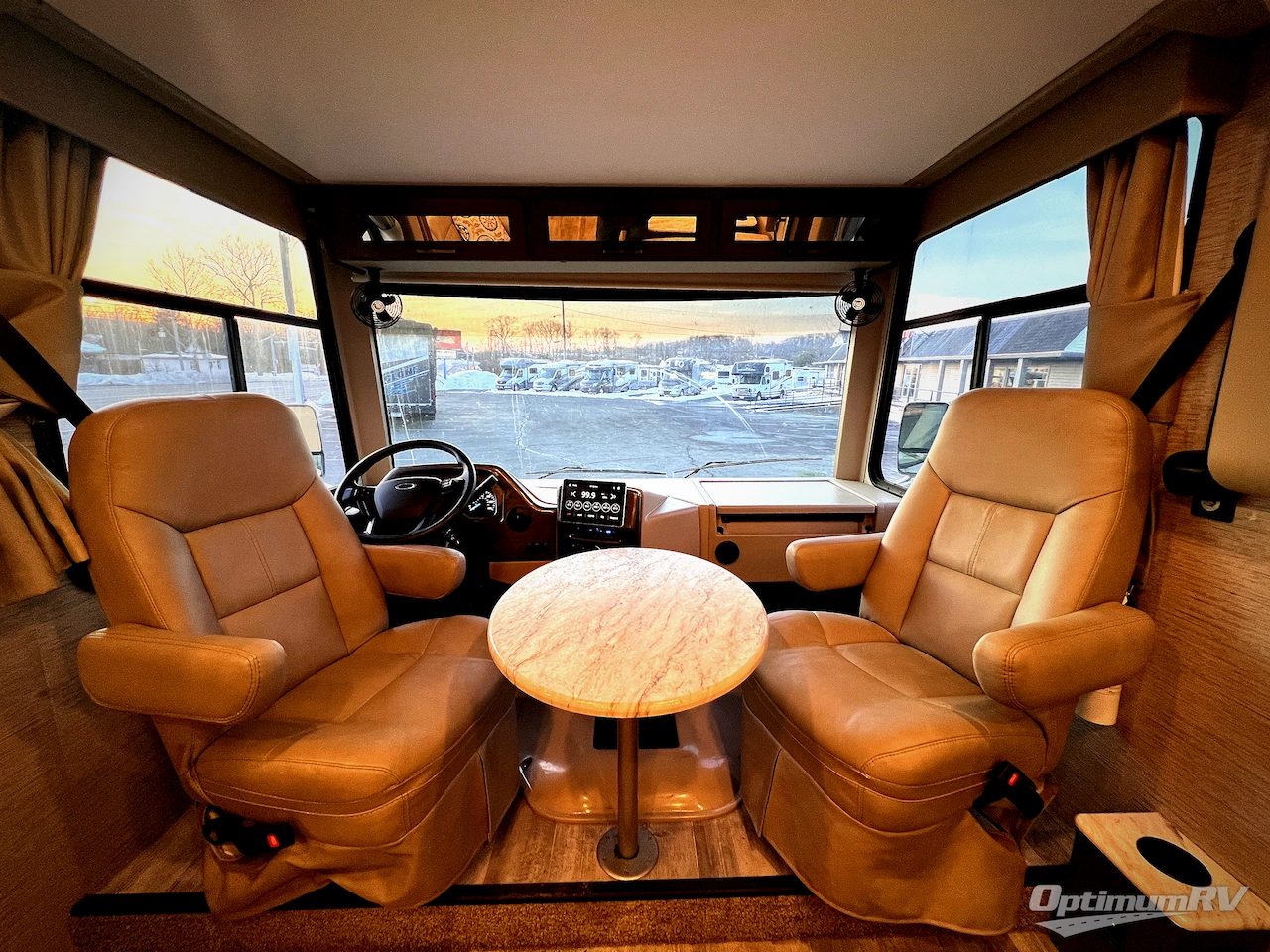 2022 Thor Freedom Traveler 29A Photo 9