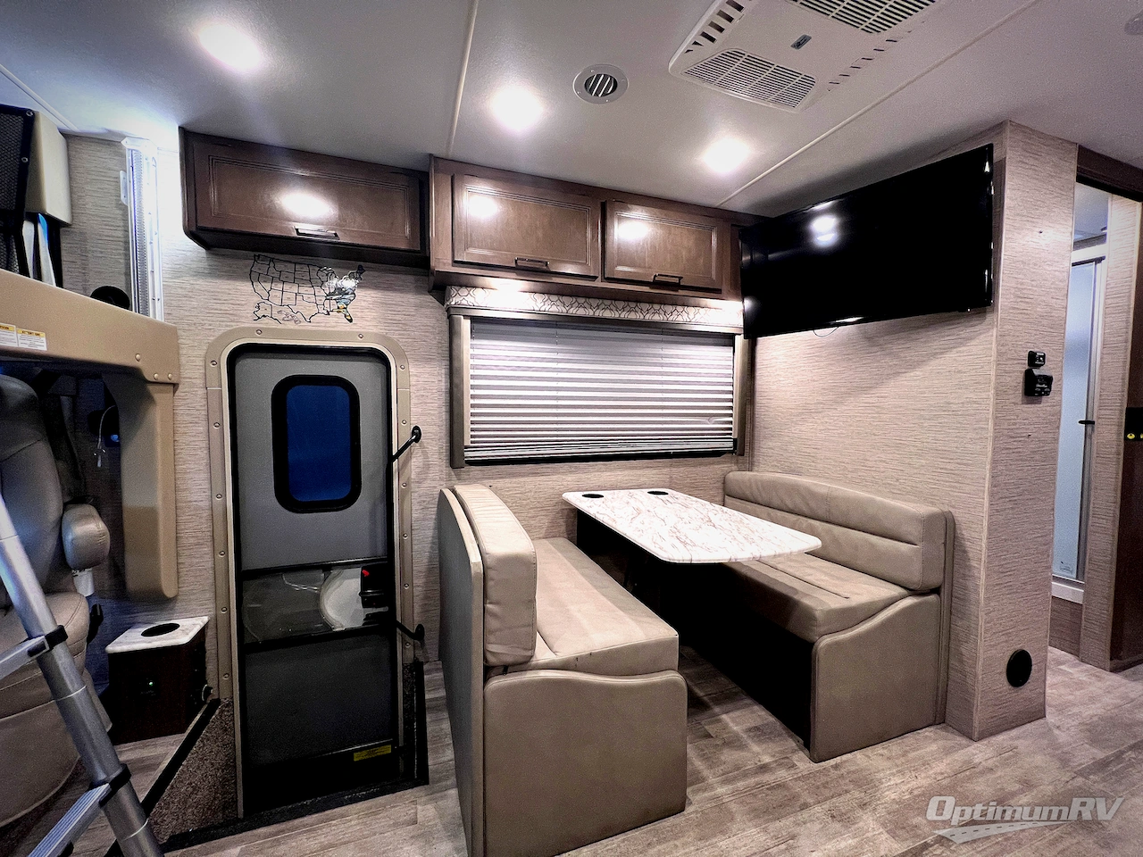 2022 Thor Freedom Traveler 29A Photo 14
