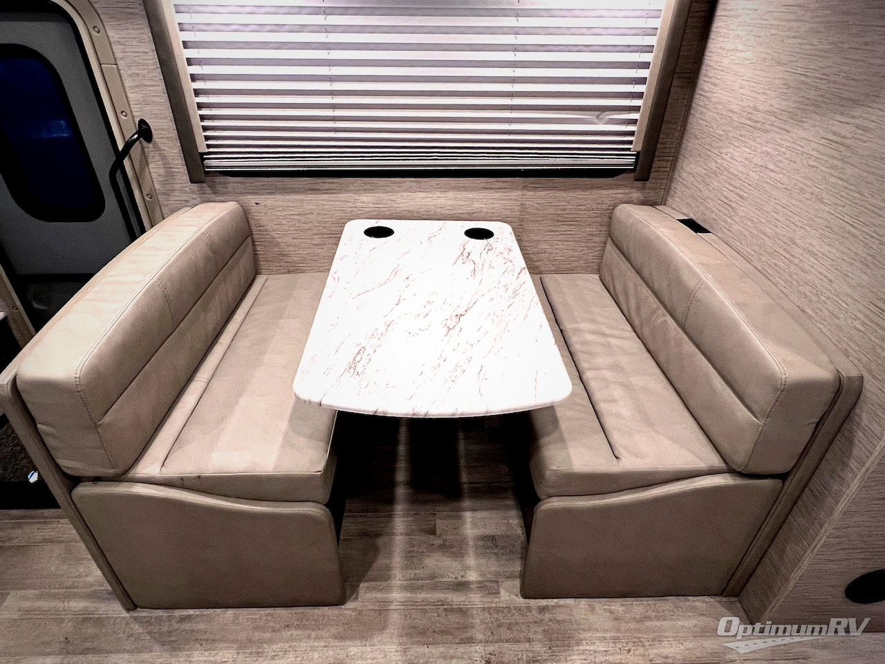 2022 Thor Freedom Traveler 29A Photo 15