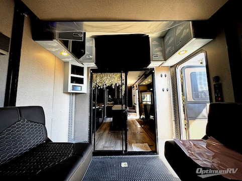 2022 DRV Luxury Suites FullHouse JX450 RV Photo 3