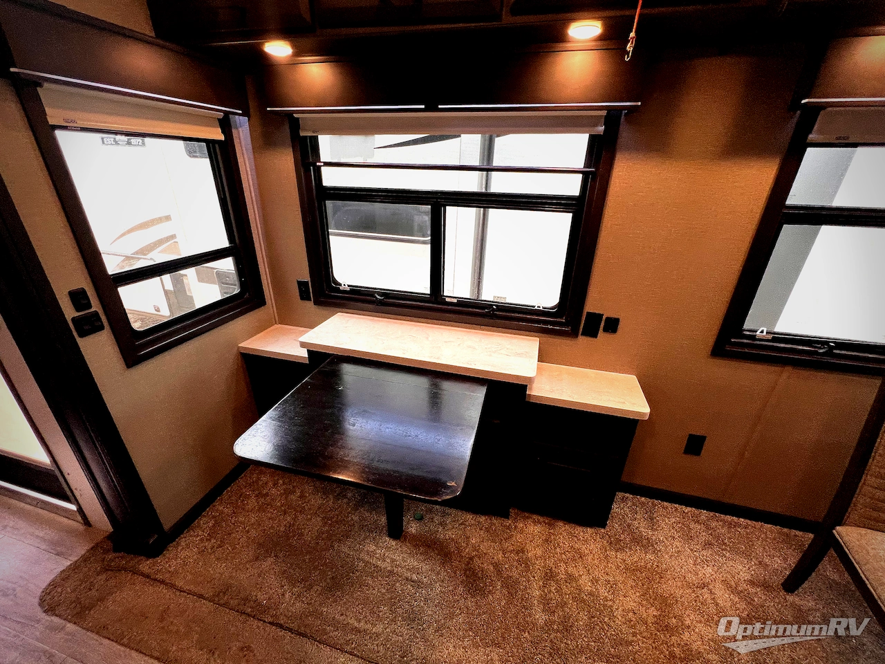 2022 DRV Luxury Suites FullHouse JX450 Photo 11