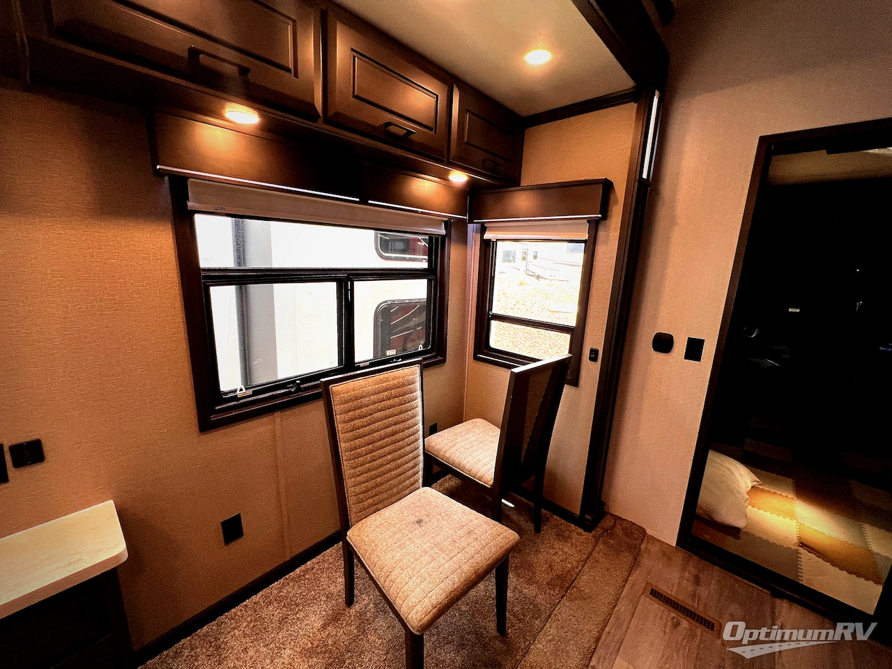 2022 DRV Luxury Suites FullHouse JX450 Photo 12