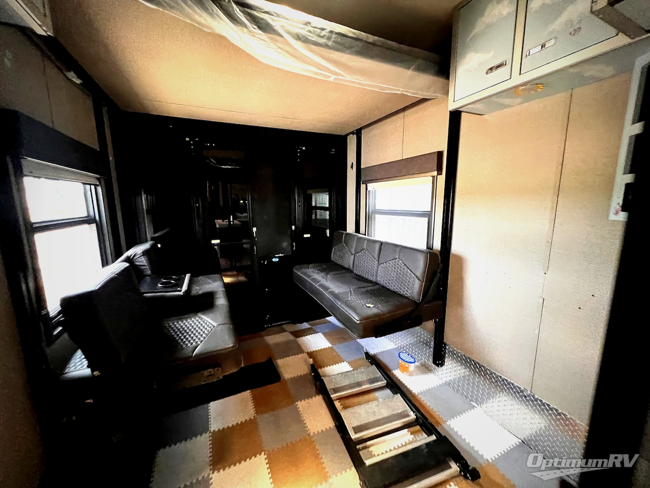 2022 DRV Luxury Suites FullHouse JX450 Photo 14
