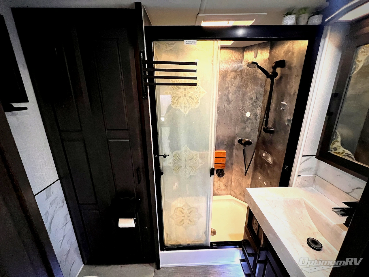 2022 DRV Luxury Suites FullHouse JX450 Photo 18