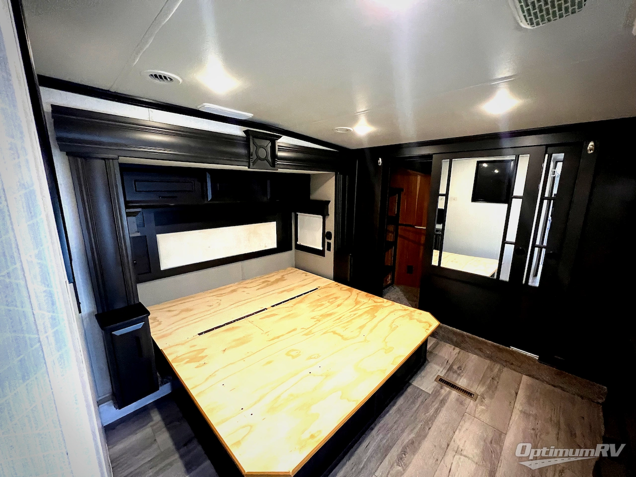2022 DRV Luxury Suites FullHouse JX450 Photo 23