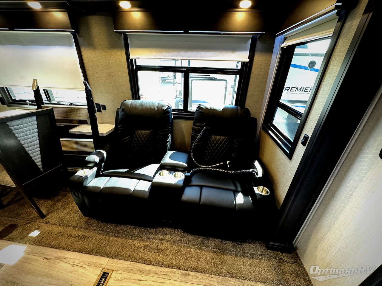 2022 DRV Luxury Suites FullHouse JX450 Photo 12