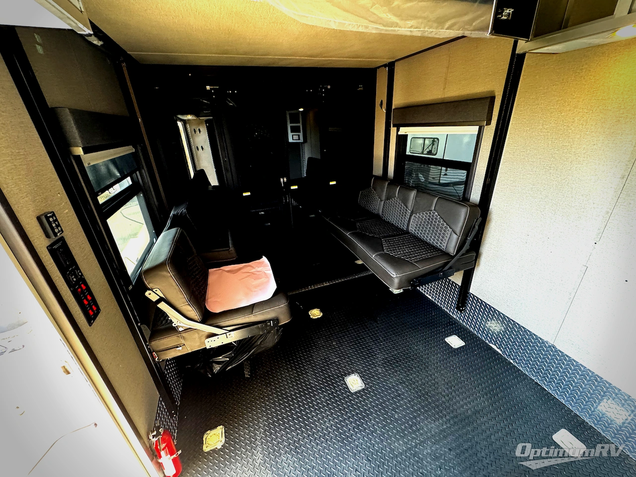2022 DRV Luxury Suites FullHouse JX450 Photo 14