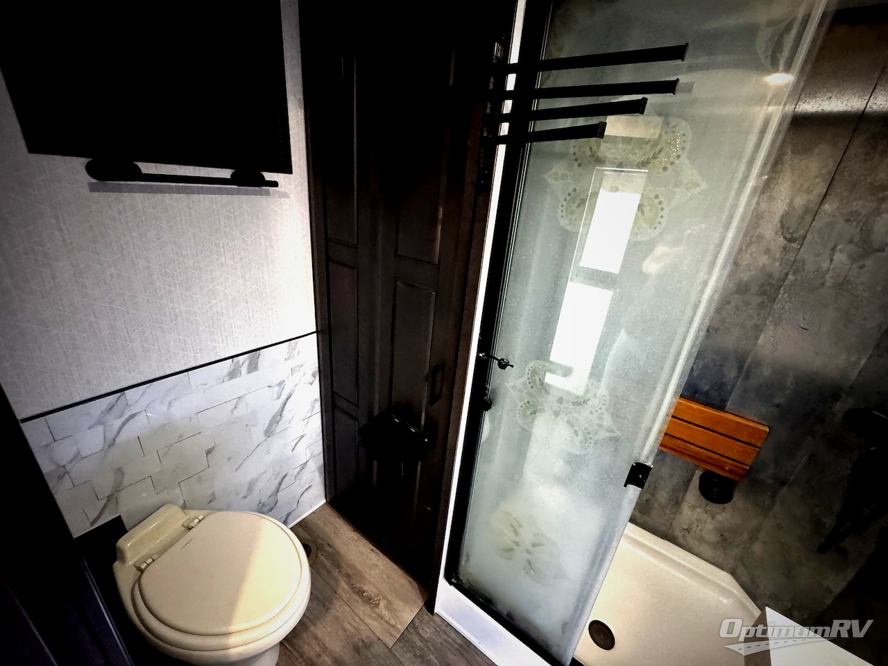 2022 DRV Luxury Suites FullHouse JX450 Photo 21