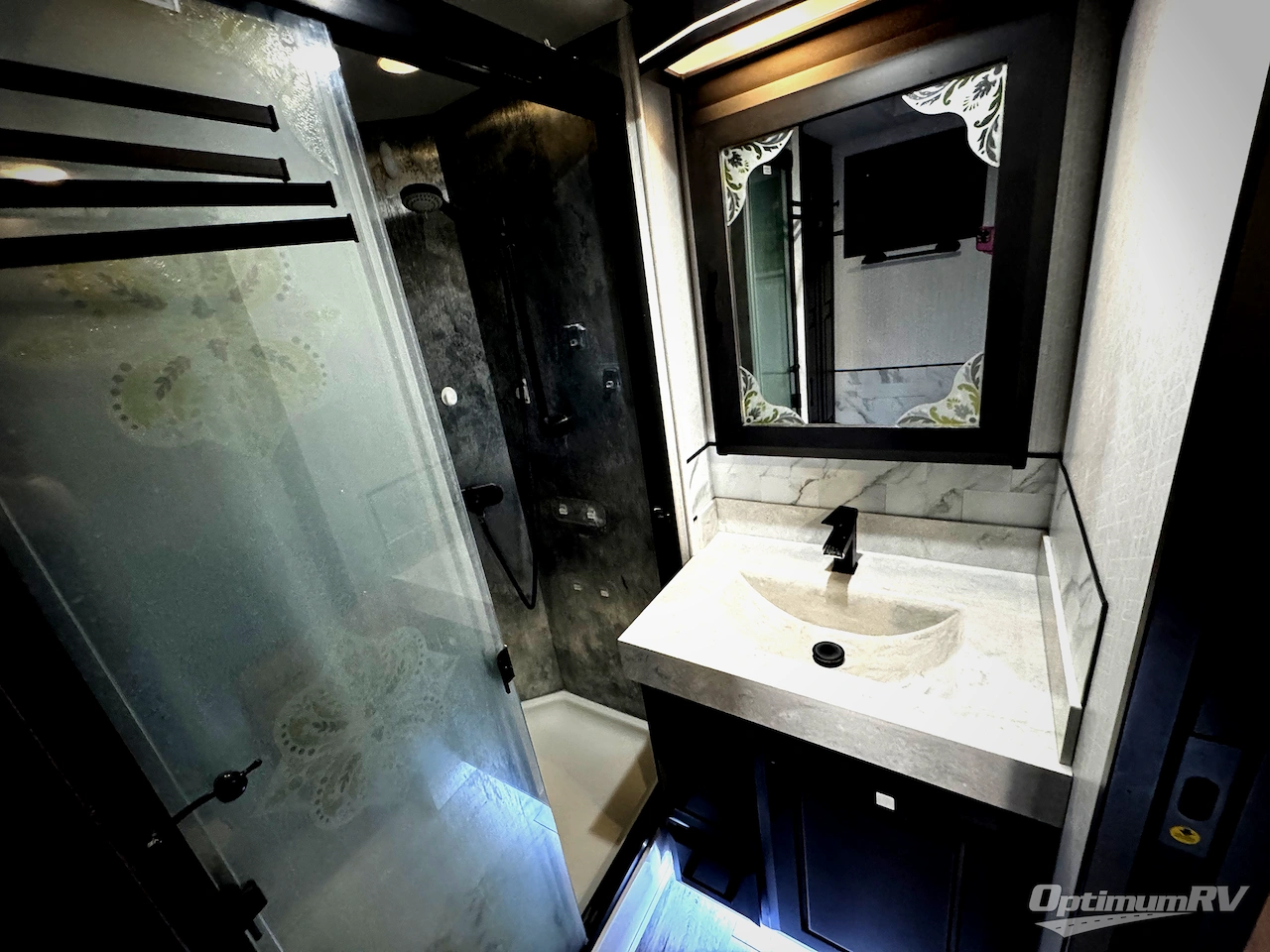 2022 DRV Luxury Suites FullHouse JX450 Photo 22