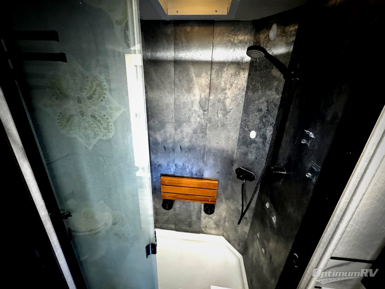 2022 DRV Luxury Suites FullHouse JX450 Photo 23