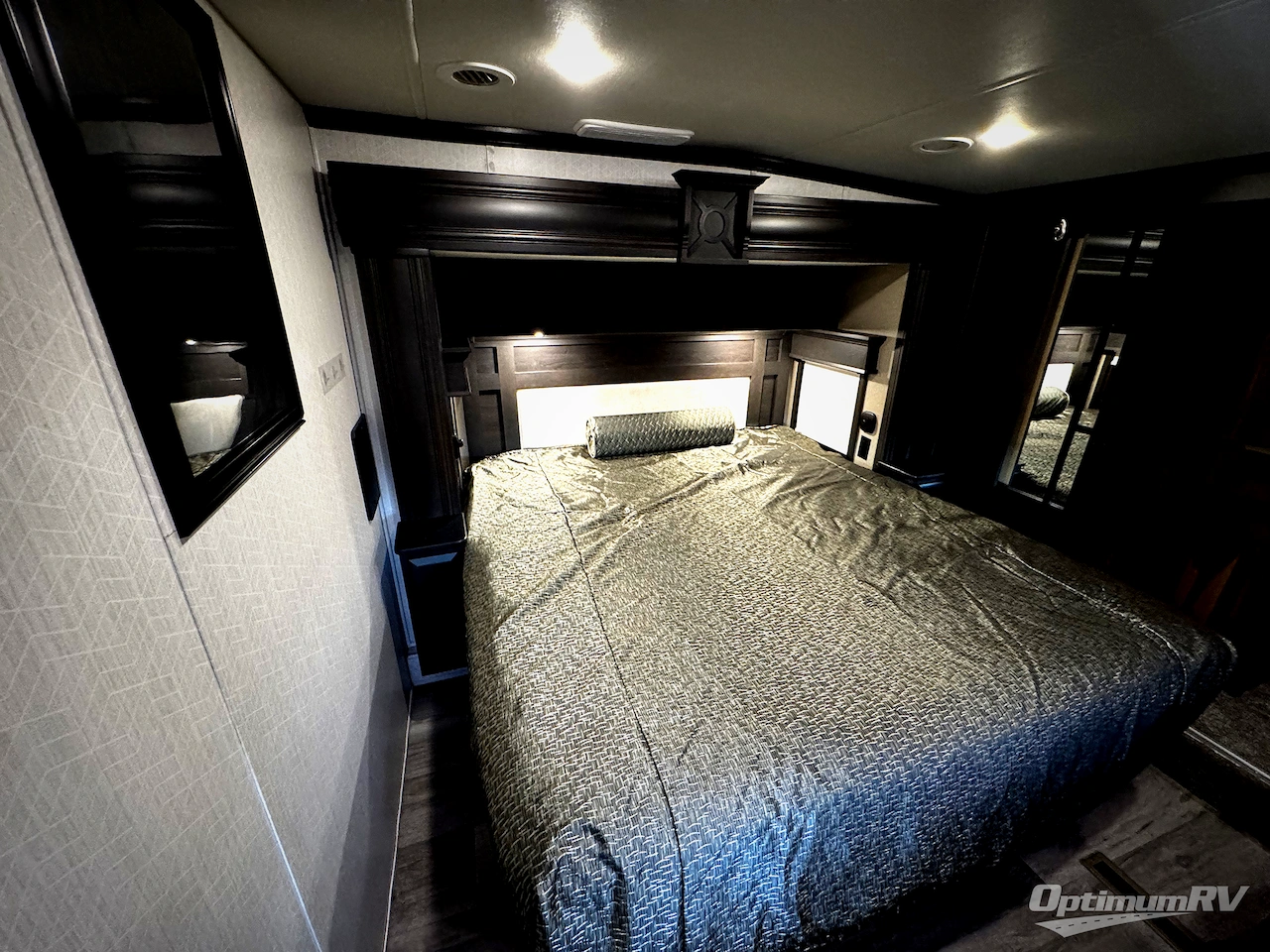 2022 DRV Luxury Suites FullHouse JX450 Photo 25