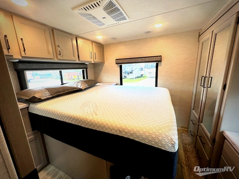 2025 Thor Chateau 31EV RV Photo 4