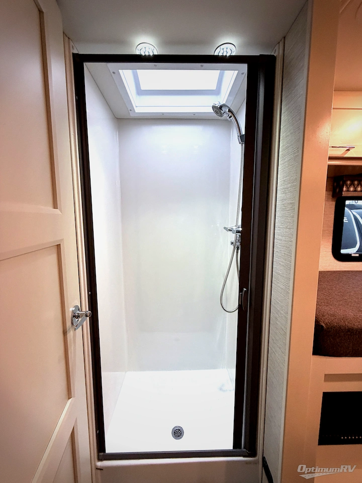 2023 Tiffin Wayfarer 25LW Photo 10