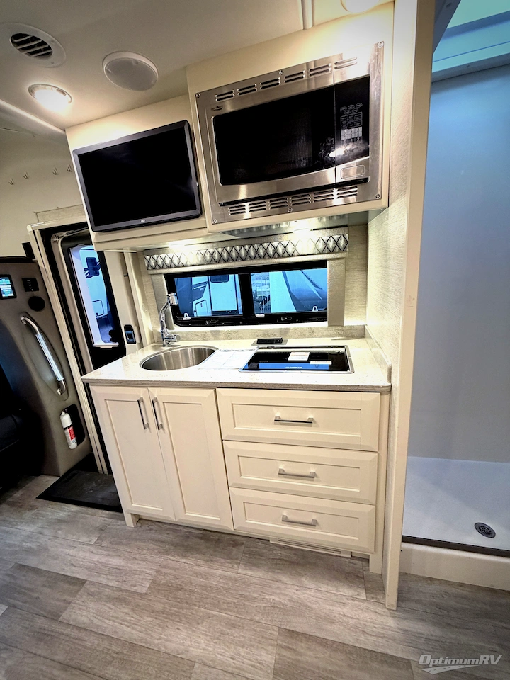 2023 Tiffin Wayfarer 25LW Photo 14