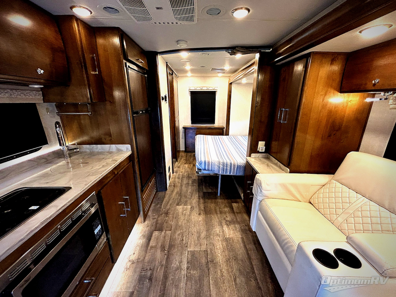 2019 Tiffin Wayfarer 24QW Photo 4