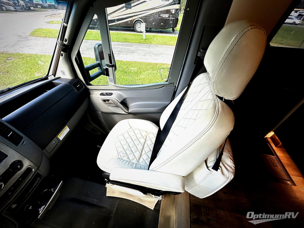 2019 Tiffin Wayfarer 24QW Photo 9