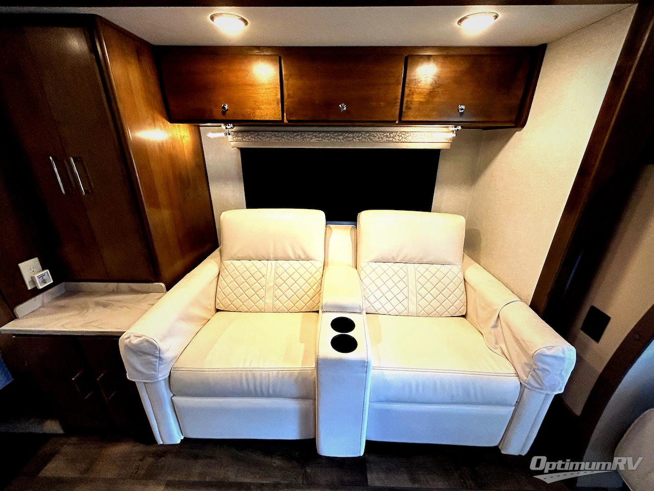 2019 Tiffin Wayfarer 24QW Photo 13