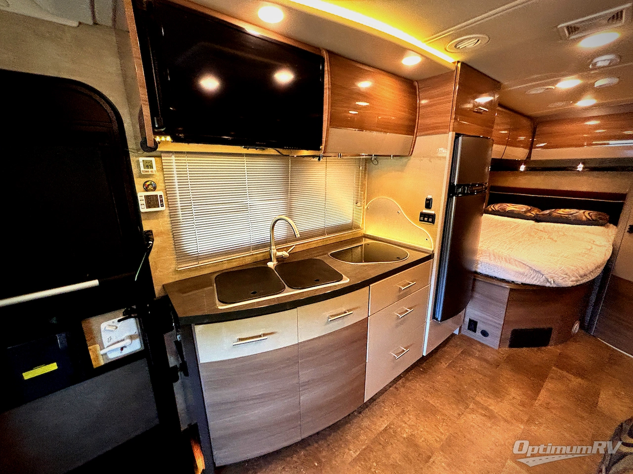 2017 Winnebago View 24J Photo 9