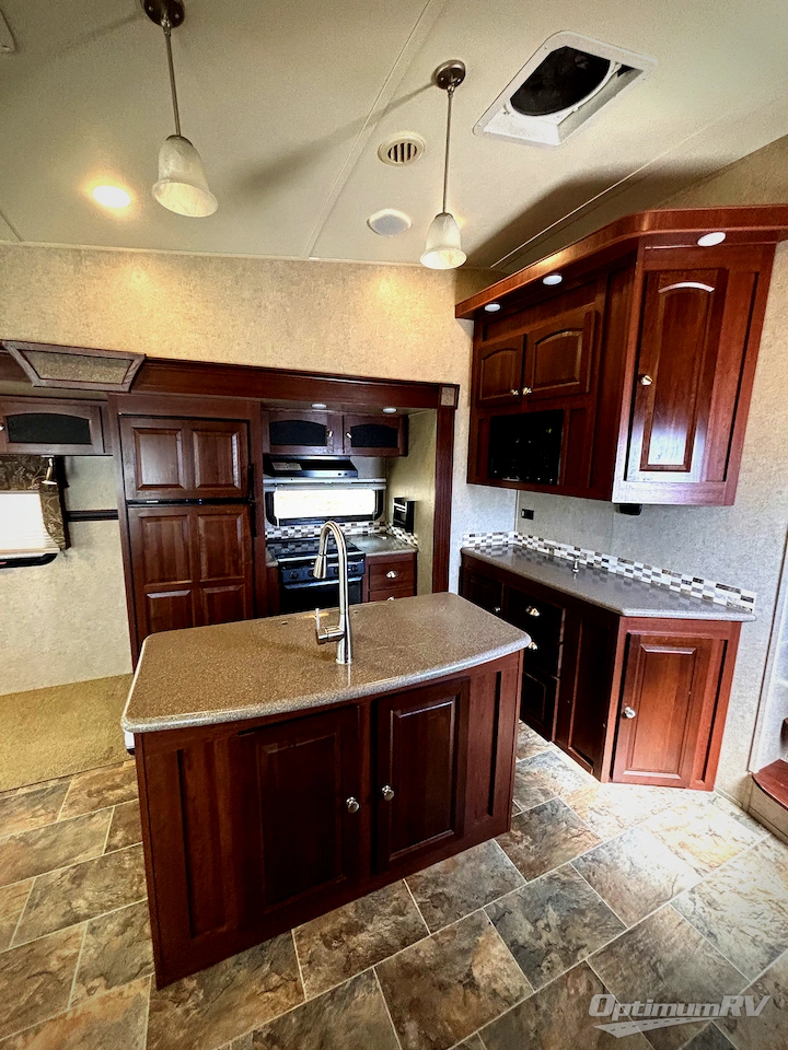 2015 Forest River Rockwood Signature Ultra Lite 8289WS Photo 18
