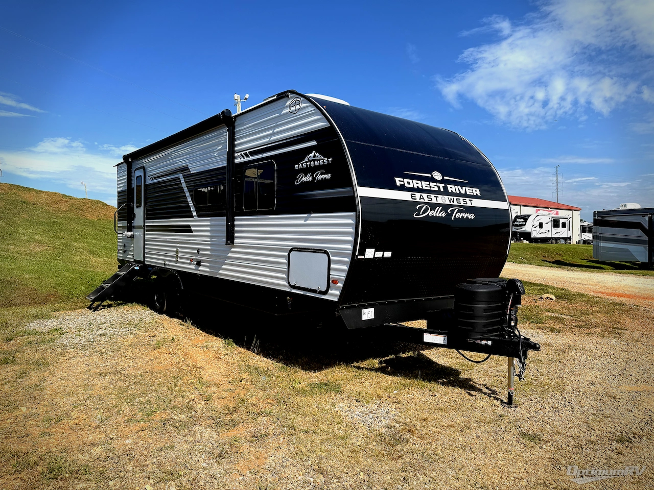 2026 East To West Della Terra 261RB Photo 1