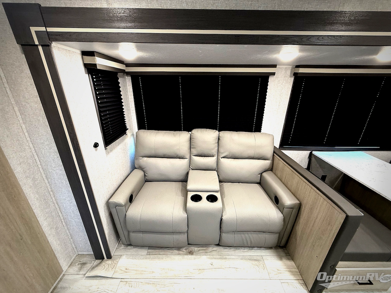 2026 East To West Della Terra 261RB Photo 9