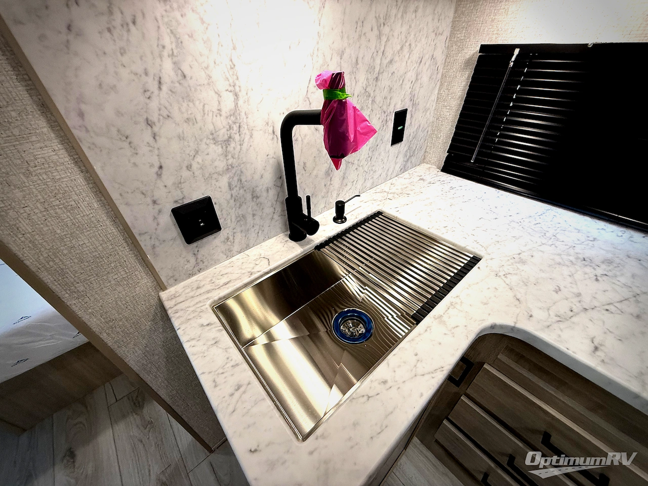 2026 East To West Della Terra 261RB Photo 13