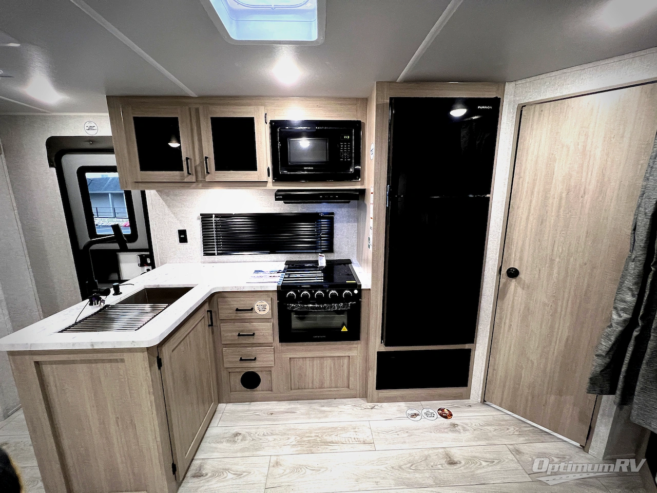 2026 East To West Della Terra 275BH Photo 6