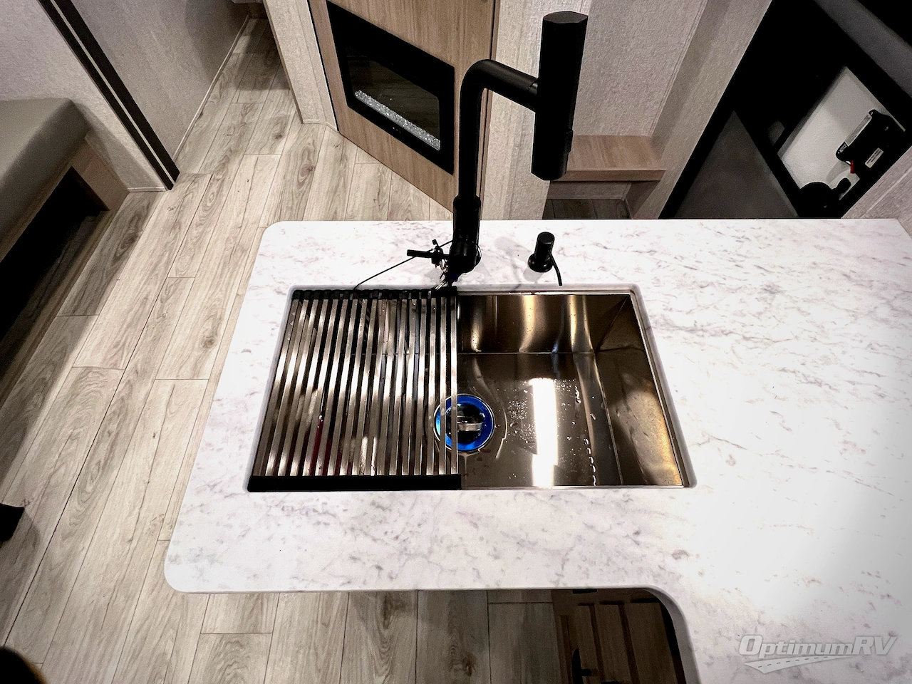 2026 East To West Della Terra 275BH Photo 10