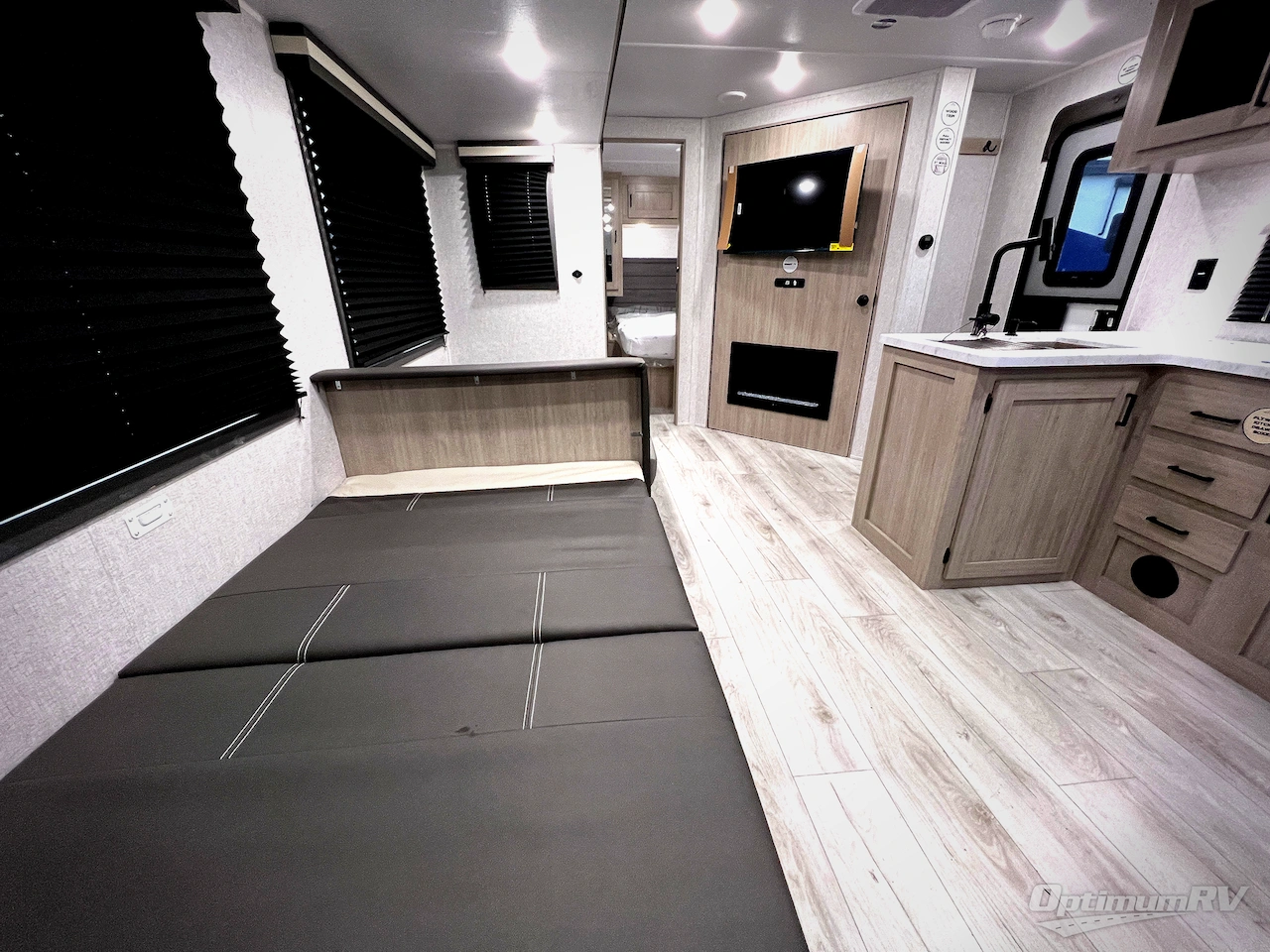 2026 East To West Della Terra 275BH Photo 29